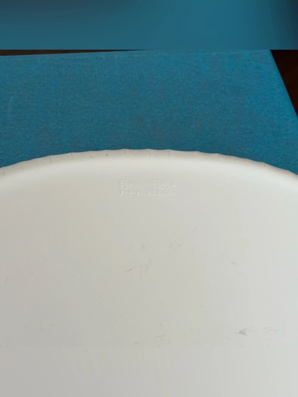Corning Ware French White F-4-B 2.5 Liter Casserole Oval Baking Dish